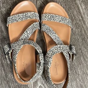 Universal Thread Women’s Leopard Spotted Sandals Size 8.5